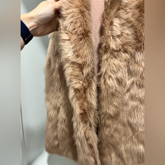ZARA Faux Fur Vest blogger favorite size large pockets - Picture 4 of 14